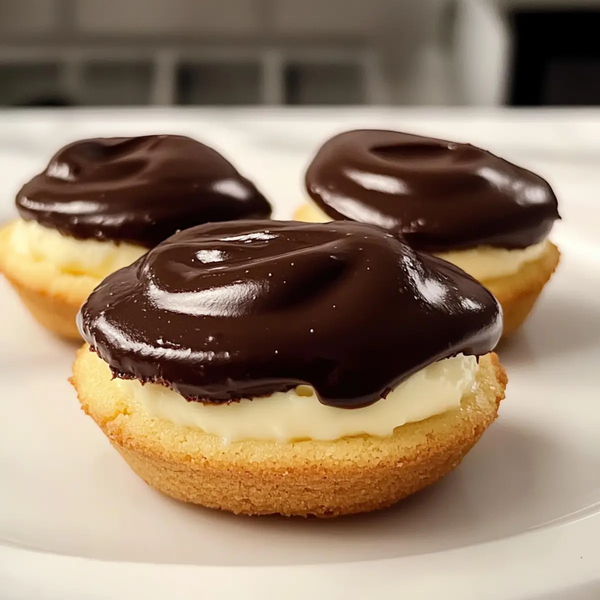 Boston Cream Cookie Cups mit Pudding und Ganache Rezept