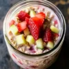 Erdbeer Rhabarber Protein Overnight Oats